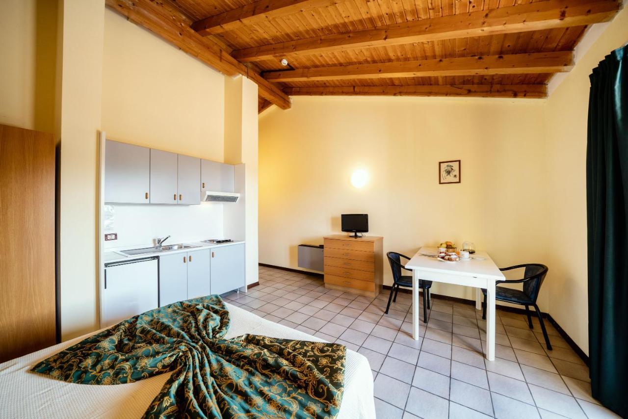 Hotel Residence Campi Tremosine Habitación foto